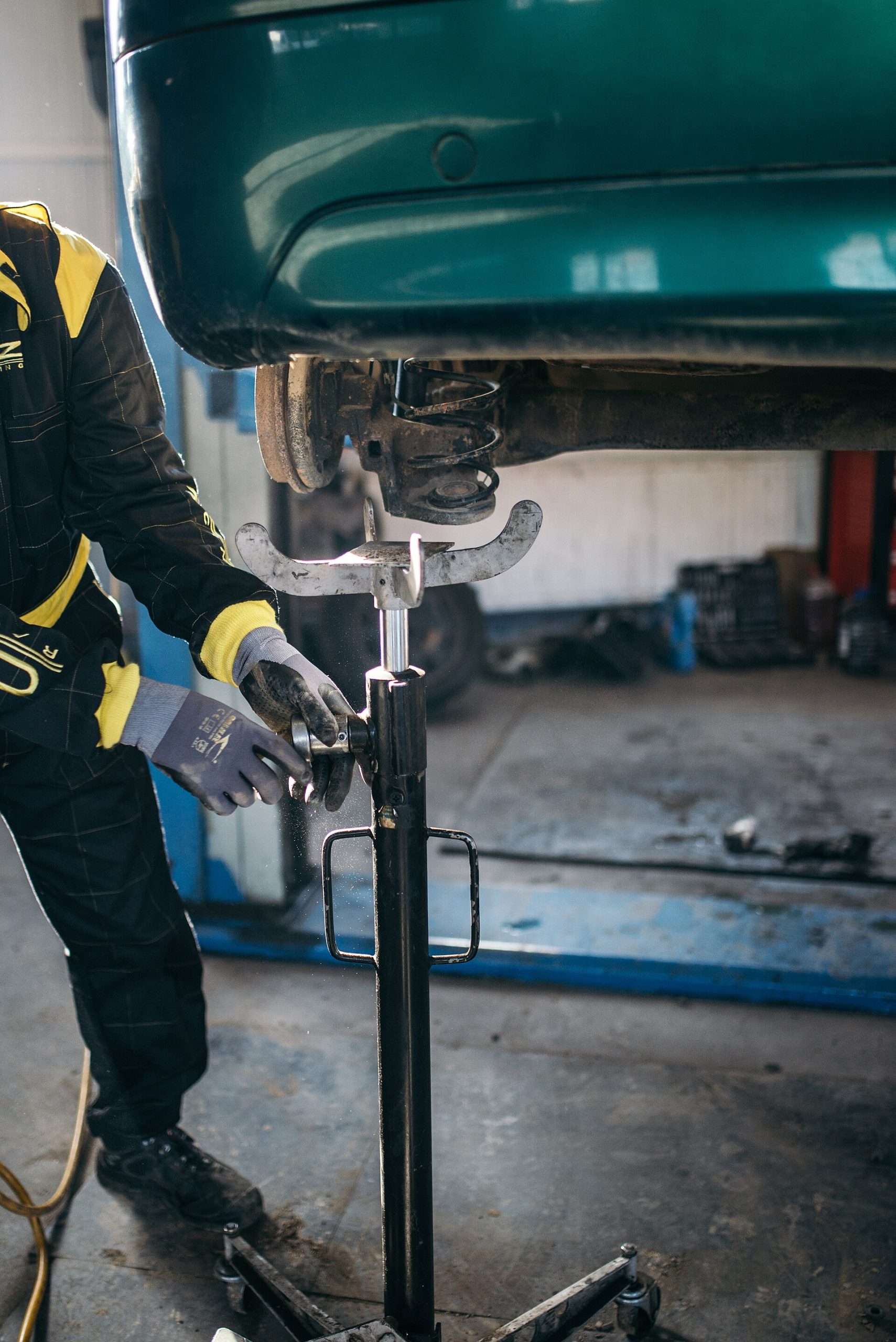 The ‘Mother of Broken Cars’ Earns Her Stripes: Mount Fletcher’s Nosipho Kholutsoane Graduates as a Qualified Mechanic